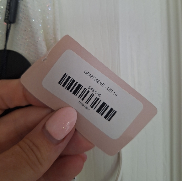 Beautiful Brand New Wedding Dress, NWT, Never worn - Picture 16 of 16